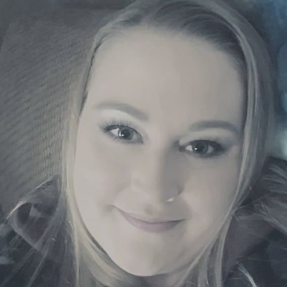 Meet your Posher, Erica - Picture 1 of 1